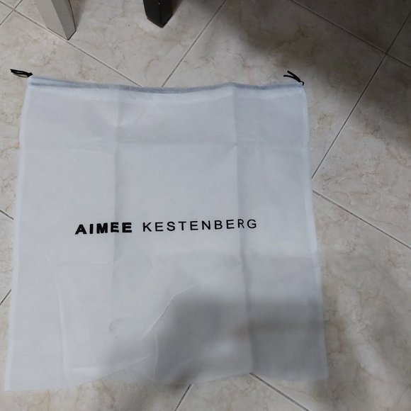 Aimee Kestenberg Dust Cover Bag White - Picture 1 of 3